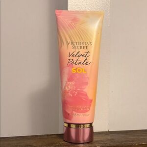 Victoria's Secret Velvet Petals SOL Lotion - Pink and Gold